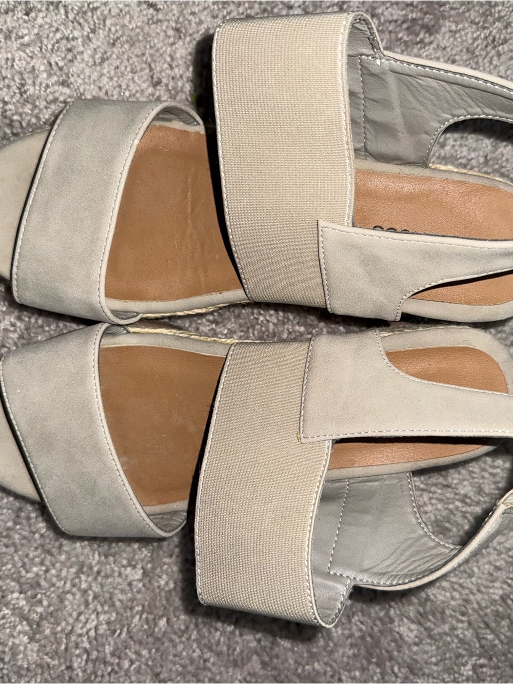 Maurices gray wedge